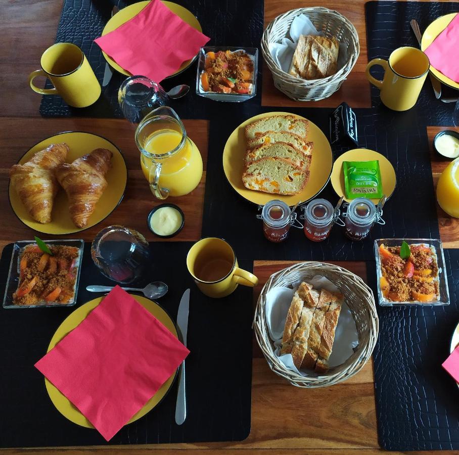 La Bisquine Bed and Breakfast Saint-Nolff Εξωτερικό φωτογραφία